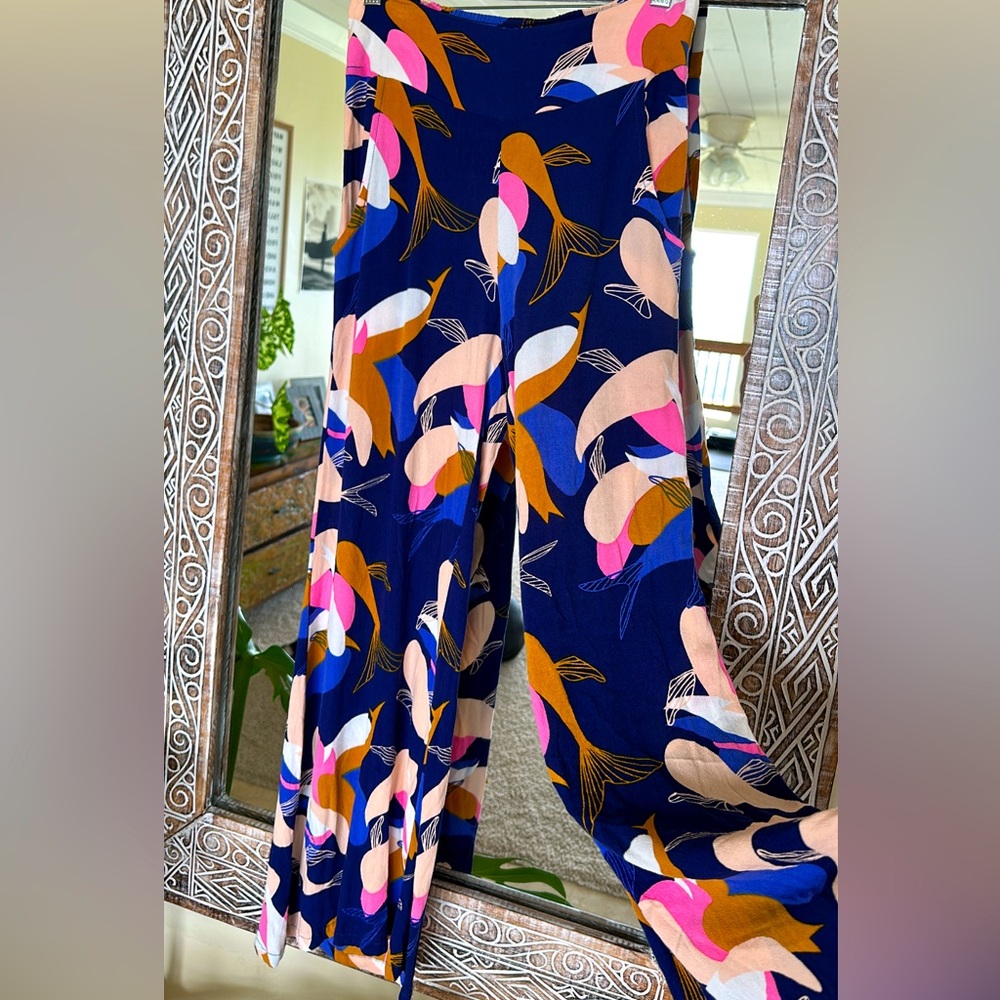 Ava Sky flowy pant.